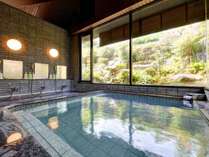 *大浴場/宮浜温泉はラドンの含有率が多く、湯上り後も温かさが持続します。
