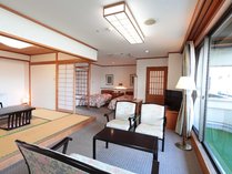 【特別室】富士山ビューの広めの和洋室の御部屋です。