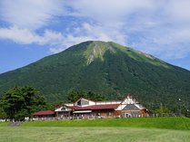 大山は、「日本名峰ランキング」でベスト3に選ばれたこともある、鳥取県が誇る自然遺産です。