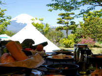 富士山を見ながらの夕食を・・・イメージ