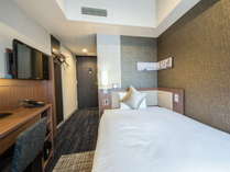 シングルルーム：ベッド幅125cm×195cm　広さ14平米　ドリームベッド製のベッドをご用意しております。