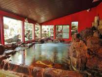 木曽石１００ｔを使用した大浴場