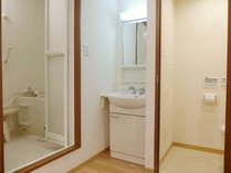 【浴室】【洗面化粧台】【トイレ】は分別されていますので、水廻りの使い勝手が便利です。