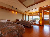 ～８階露天風呂付き客室～　当館最上階の８階に位置する客室。竹島を眺めてお風呂でお寛ぎ頂けます