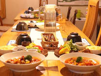 ・夕食　ジュニア野菜ソムリエが作る野菜たっぷりのメニューをお楽しみください