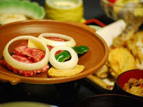 ◎ご夕食例◎お刺身や川魚、地元の野菜を使った家庭的なお料理が並びます。嬉しいお部屋食です♪