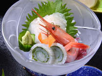 *お夕食一例（お造り）/日本海で水揚げされた新鮮な海の幸を彩り豊かに盛り付けました。