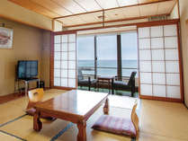 全てのお部屋から、雄大な日本海を一望することができます。
