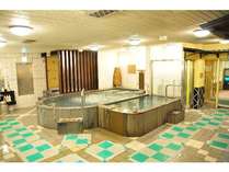 大浴場には、北海道秘湯二股温泉、２タイプのサウナ室、岩盤浴、ボディシャワー室を完備！(男性専用)