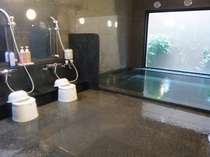 男女別ラジウム人工温泉大浴場は15:00～2:00　5:00～10:00のお時間でご利用頂けます。