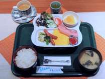【朝食】ご飯＆みそ汁の和スタイル。こちらはイメージです。パン＆スープの洋スタイルもございます。