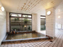 【男湯】お風呂には日本三大古湯の白浜温泉を使用★ゆっくりと温まってください！