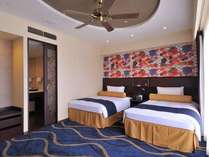 スーペリアツイン　（36.7平米）沖縄の自然をモチーフにした華やかさあふれる客室。