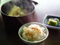 【信州山ごはん】昭和初期で炊き上げたごはん香ばしいお焦げが美味しいと評判です。