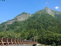 明神橋を渡ると、すぐ傍に「山のひだや」があります。