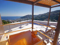 テラス&露天風呂付き特室：熱海を一望できる絶景テラスは当館の特等席です。