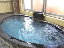 【男湯】城崎温泉源泉から引いた天然温泉。当館の温泉でも「城崎温泉」をお楽しみいただけます。