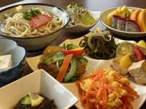 沖縄の食材や郷土の味にこだわった種類豊富な朝食ビュッフェ