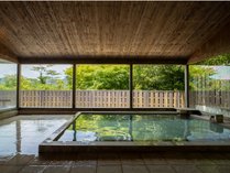 ONSEN　f：深い緑に包まれた温泉に浸かりながら、心を鎮める大浴場「ONSEN　f」