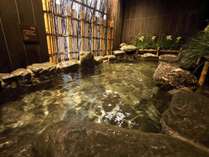 ■女性岩風呂(外気浴：湯温41～42℃）
