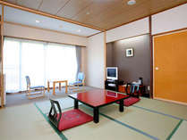 本館客室（一例）広々とした清潔感あふれる和室をご用意しております。