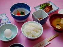 【和朝食】当館の朝食は福井産コシヒカリがご賞味頂ける和朝食でございます。