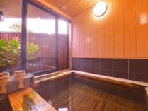 【天橋立温泉】こじんまりとしていますが、檜の香りをお楽しみいただきながら、美肌の湯をご堪能下さい。