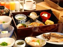 【朝食/和食】選べる和食or洋食　干物や小鉢をお膳でご用意（イメージ）