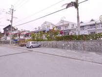 *沖縄本島中心部に位置する恩納村にあるホテル。青い海に囲まれた自然豊かな沖縄をご堪能下さい。