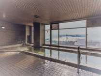 別館３階の展望温泉大浴場。眼下宍道湖を一望！