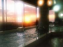 瀬戸内海に沈む夕日を見ながら天然温泉でごゆっくりどうぞ