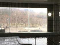 大浴場内湯からの眺めイメージ