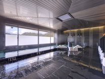 *大浴場/約800年に渡る歴史を誇る湯田温泉郷。滑らかな泉質が肌をやさしく包みます。