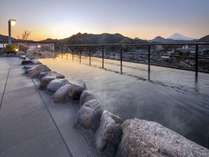 富士山を望む天空露天風呂　伊豆長岡温泉　ニュー八景園