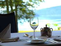 【レストラン】十和田湖を眺めながら乾杯
