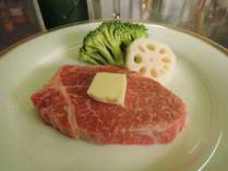 コース料理の肉料理を淡路牛のフィレステーキに変更します。