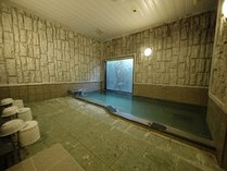 ☆活性石人工温泉大浴場(男湯)。深夜2時まで、朝は5時からご利用いただけます！