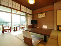 *東館高層階客室一例。湯沢の大パノラマをお楽しみください。