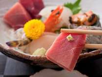 ご夕食の海鮮料理　三河湾でとれた豊富な種類の魚介をたっぷりとお届け！