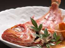 【夕食一例（金目鯛の姿煮）】伊豆といえば、やっぱり金目鯛！　名産の味を、ここさかなやで是非♪