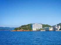 浜名湖の湖上から見る舘山寺サゴーロイヤルホテル 写真