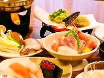【夕食一例：夏】お寿司、天ぷら、お造り、たこしゃぶ等利尻家庭料理です。内容が変わる場合があります