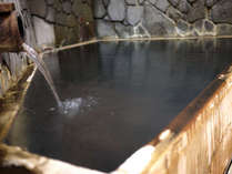 湯の峰温泉では数少ない当館自慢の露天風呂。源泉温度が高めの為、露天には最適♪
