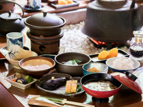 【朝食だけのプラン】地元で育った素材にこだわった和朝食をご用意、山の恵みと天然温泉を堪能