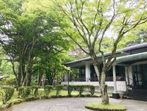 軽井沢の別荘の雰囲気を感じられる閑静な立地!空気がおいしー　（＾θ＾）