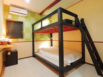 【本館洋室】リーズナブルにご利用いただける二段ベッドタイプの客室です