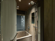 【エグゼクティブ】バスルーム(一例)ラグジュアリーなバスタブとレインシャワーで贅沢なくつろぎ時間を。