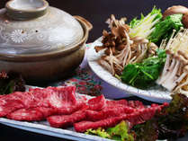 【牛肉鍋】地元の野菜をふんだんに使っています。