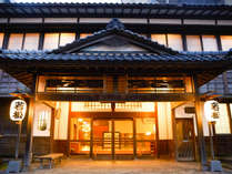 函館の地で約100年の歴史ある老舗旅館。 写真