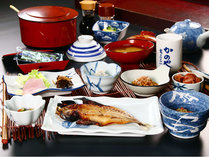 朝食◆焼き魚を中心とした日本の朝食